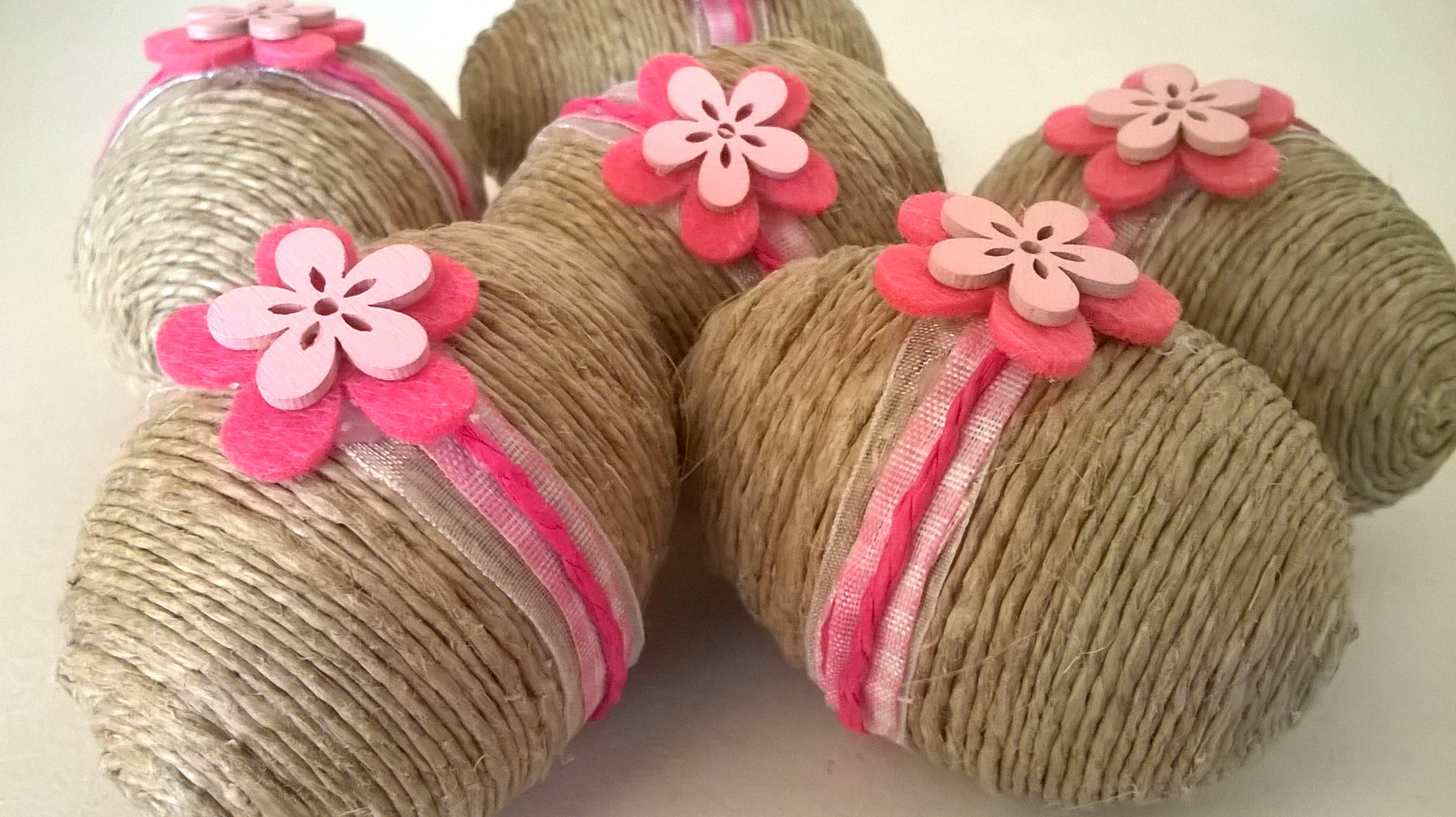 Πασχαλινά αβγά με σπάγκο