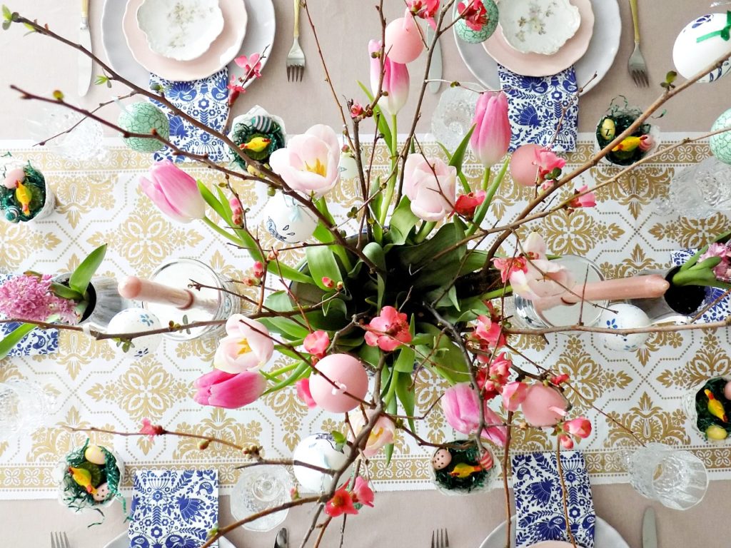 Easter table decoration