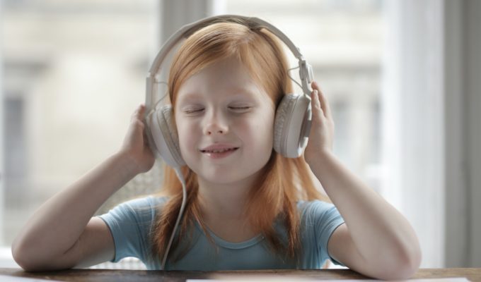 paidika_tragoudia_kai_glossiki_anaptixi_tou_paidiou_mylittleworldgr