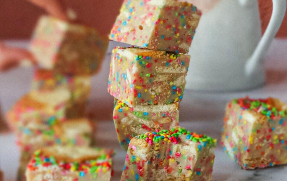 fudge_leukis_sokolatas_me_fustikovouturo_mylittleworldgr