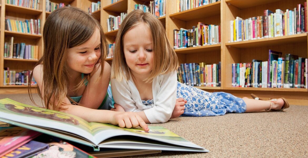 Παγκόσμια Ημέρα Παιδικού Βιβλίου & Γιατί να διαβάζω βιβλία στο παιδί μου -  My Little World