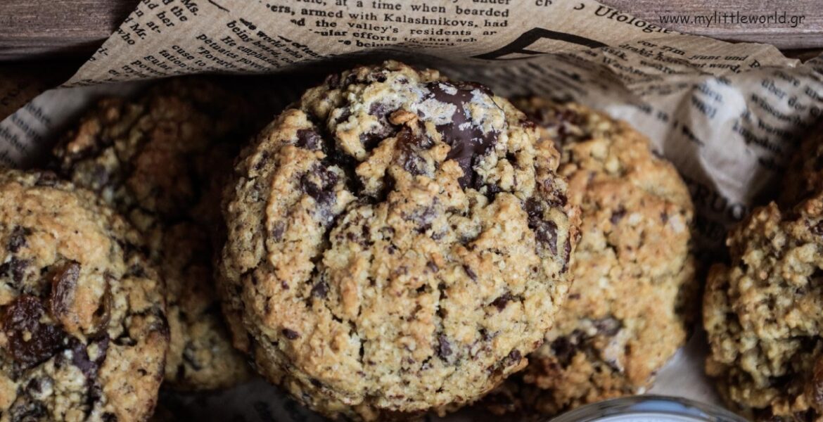 mpiskota_me_vromi_stafides_kai_kouvertoura_mylittleworldgr