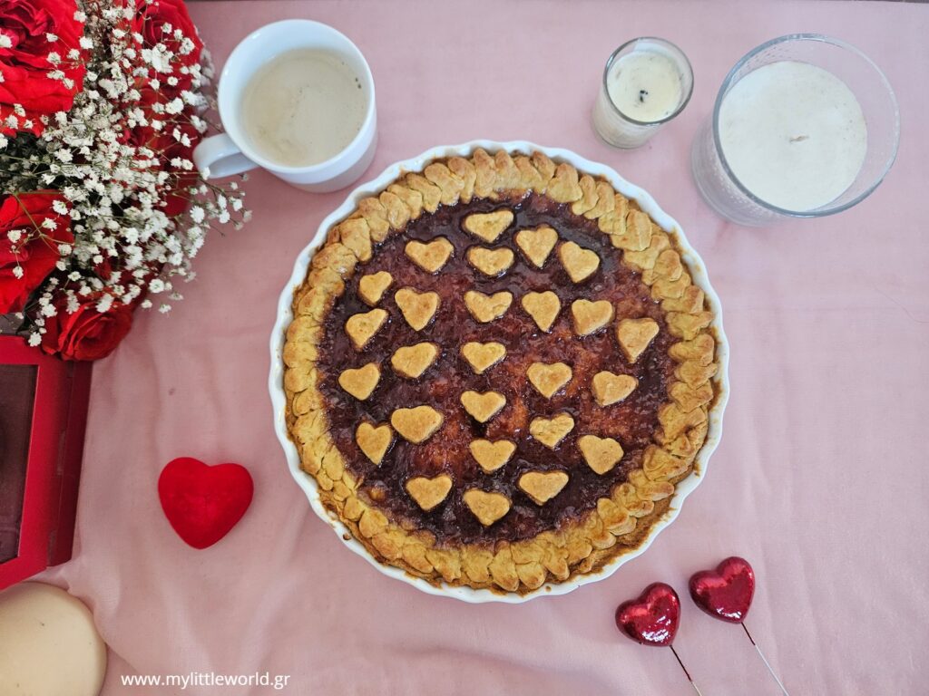 tarta-me-kardies-gia-tou-agiou-valentinou-mylittleworld.gr